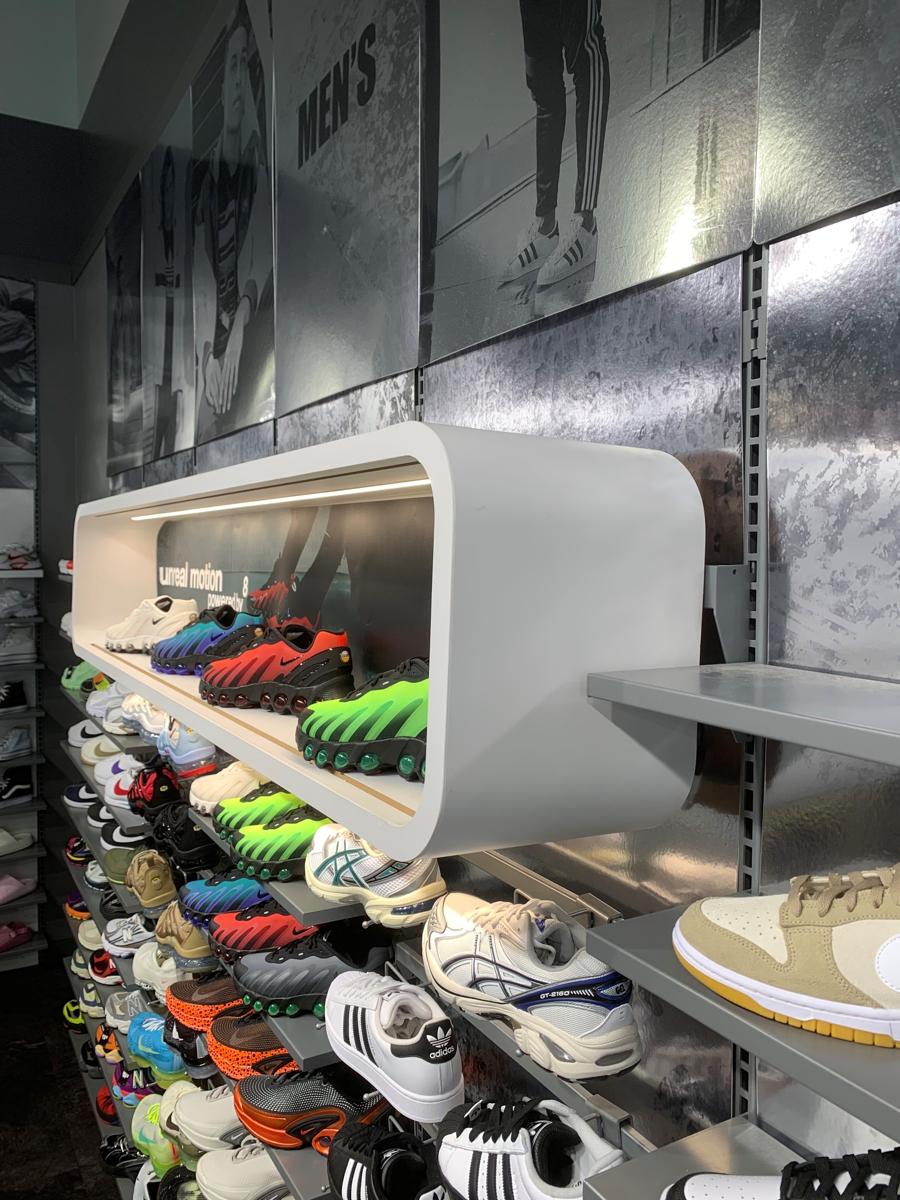 Side Angle of Nike Glorifier 