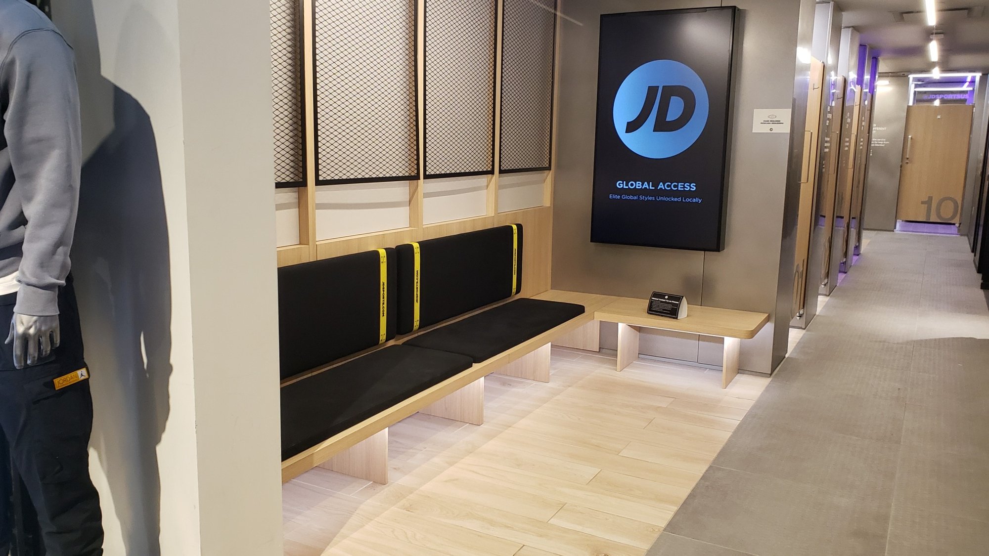 JD Sports Fitting Room