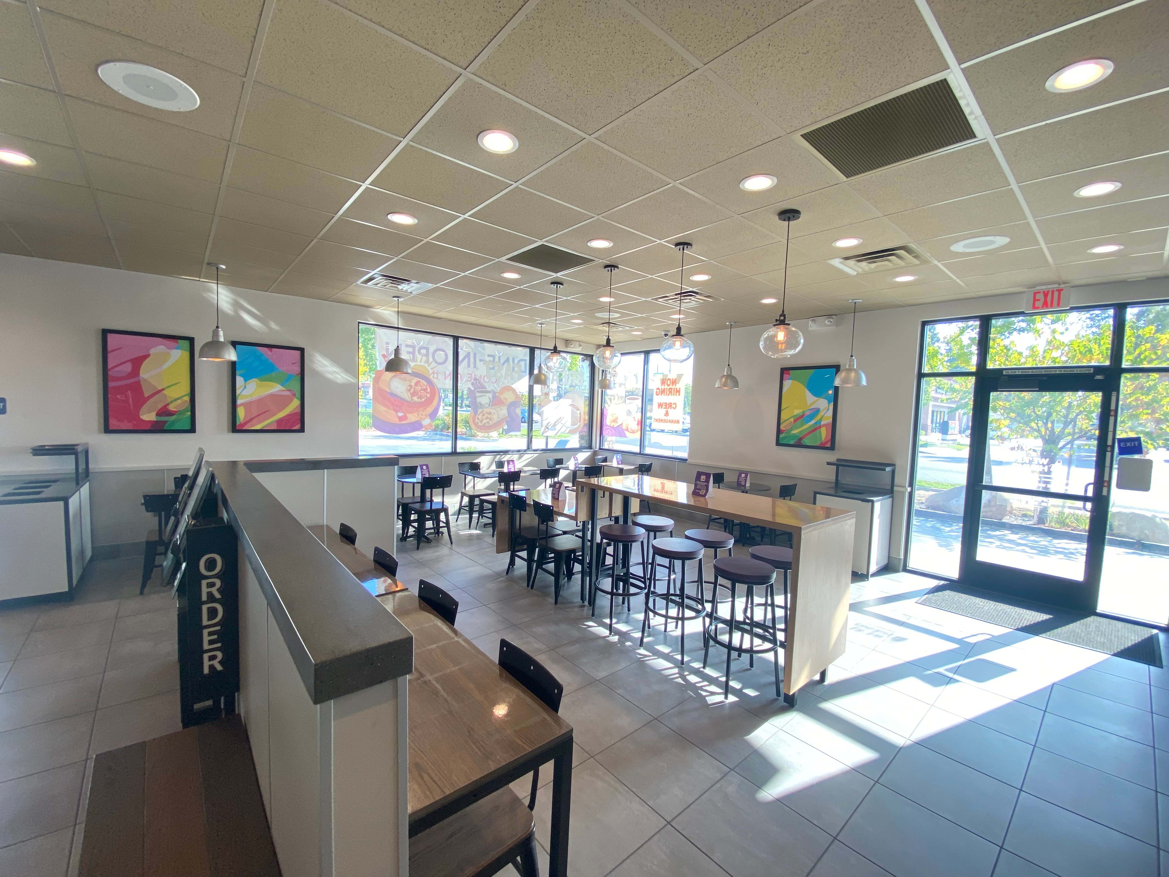 Taco Bell - Endeavor - dining room